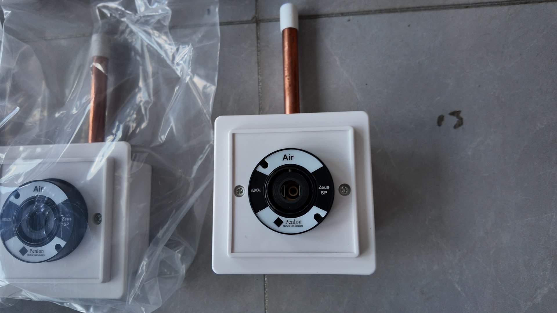 British standard air medical gas outlet front view